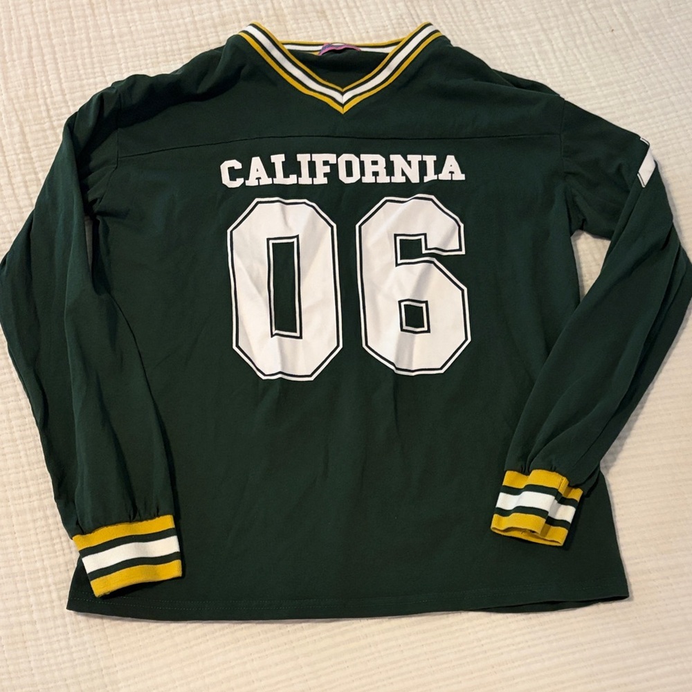 California 06 Long Sleeve Graphic Shirt Edikted